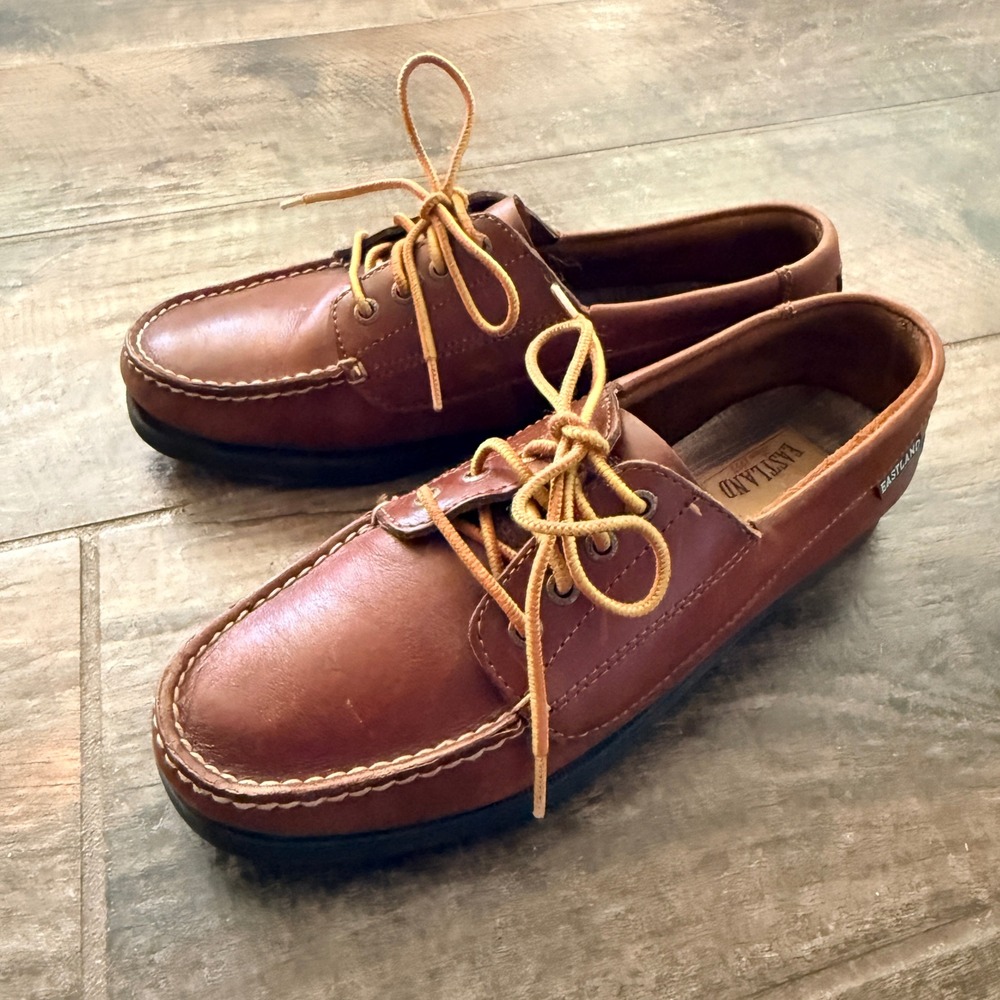 Eastland Women Falmouth Camp Moc Leather Boat Shoe, Brown, 8.5